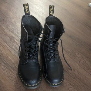 1460 WOMEN'S SMOOTH LEATHER LACE UP BOOTS
